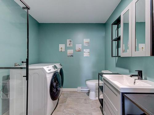 Salle de bains - 3464 Rue Des Stellaires, Longueuil (Le Vieux-Longueuil), QC - Indoor Photo Showing Laundry Room