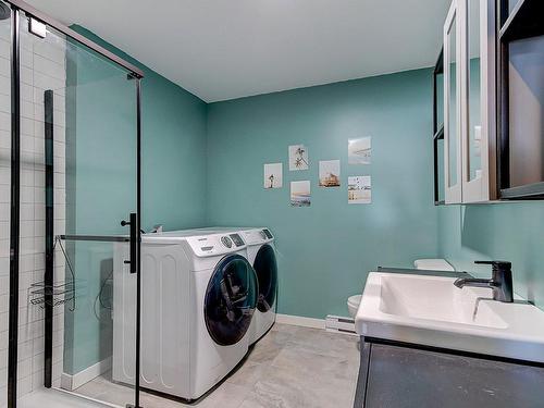 Salle de bains - 3464 Rue Des Stellaires, Longueuil (Le Vieux-Longueuil), QC - Indoor Photo Showing Laundry Room