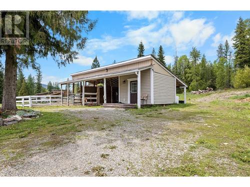 7960 3 Highway, Yahk, BC - Outdoor With Deck Patio Veranda