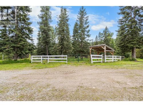 7960 3 Highway, Yahk, BC - Outdoor