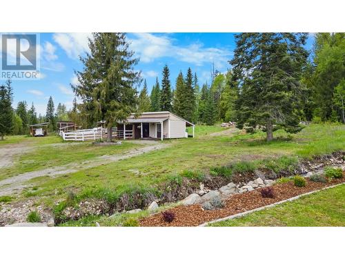 7960 3 Highway, Yahk, BC - Outdoor