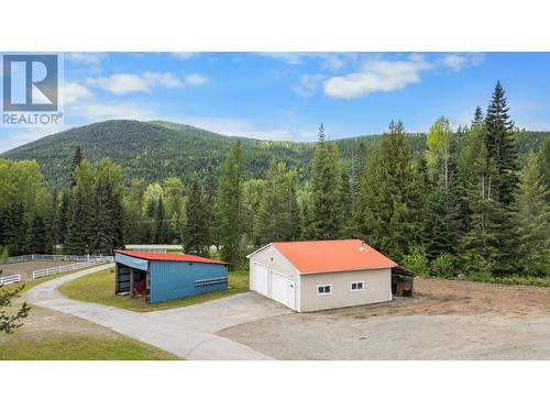 7960 3 Highway, Yahk, BC - Outdoor With View