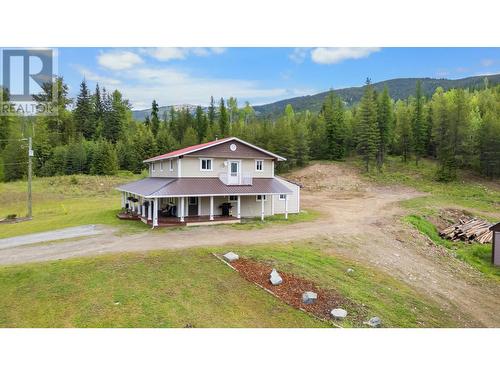 7960 3 Highway, Yahk, BC - Outdoor With Deck Patio Veranda