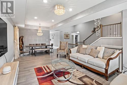 1072 South Pacific, Windsor, ON - Indoor Photo Showing Living Room