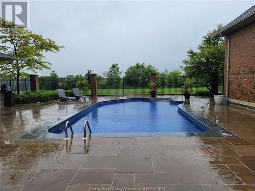 9939 Concession 9, Essex, ON - Outdoor With In Ground Pool