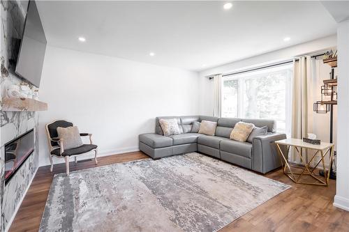 1040 Cedarwood Place, Burlington, ON - Indoor Photo Showing Living Room With Fireplace