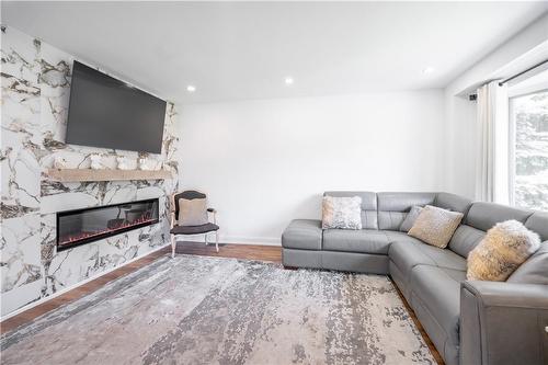 1040 Cedarwood Place, Burlington, ON - Indoor Photo Showing Living Room With Fireplace