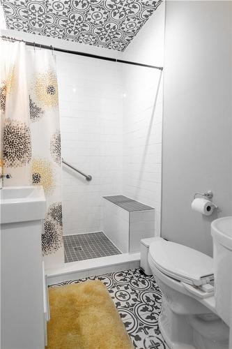 1024 Cedarwood Place, Burlington, ON - Indoor Photo Showing Bathroom