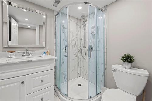 1024 Cedarwood Place, Burlington, ON - Indoor Photo Showing Bathroom