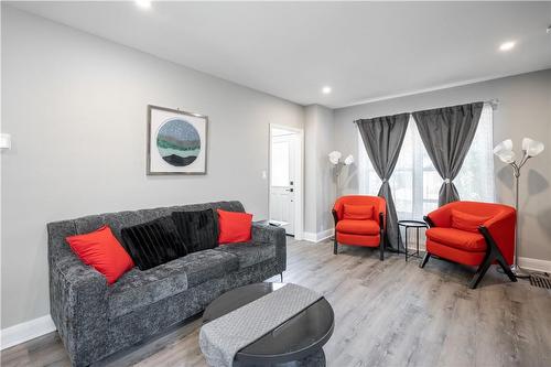 1024 Cedarwood Place, Burlington, ON - Indoor Photo Showing Living Room