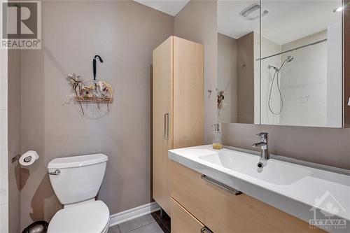 57 Ashpark Crescent, Ottawa, ON - Indoor Photo Showing Bathroom