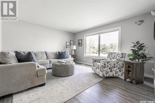 126 Johnson Crescent, Saskatoon, SK - Indoor Photo Showing Living Room