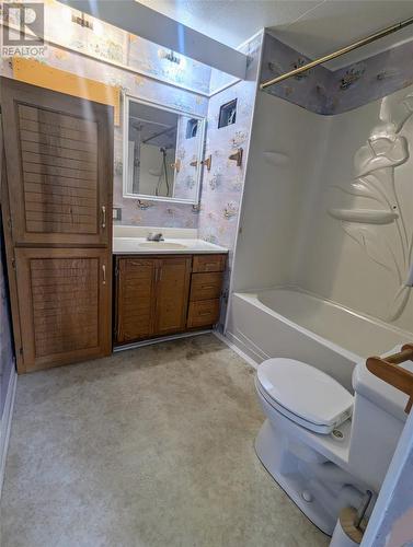 41 Gray Avenue, Gander, NL - Indoor Photo Showing Bathroom