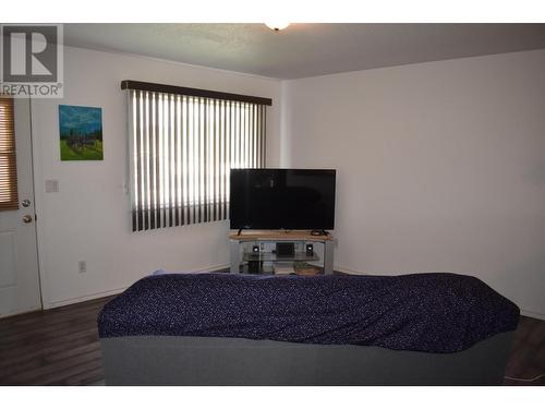 5724 Vermillion Street, Edgewater, BC - Indoor Photo Showing Bedroom