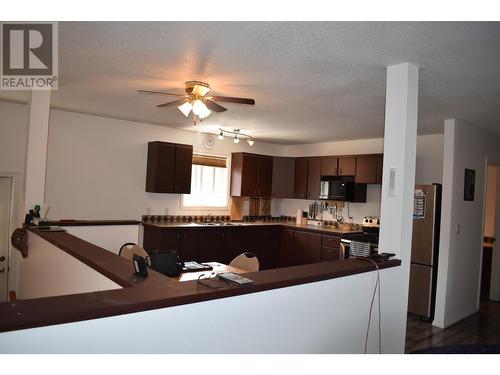 5724 Vermillion Street, Edgewater, BC - Indoor Photo Showing Kitchen