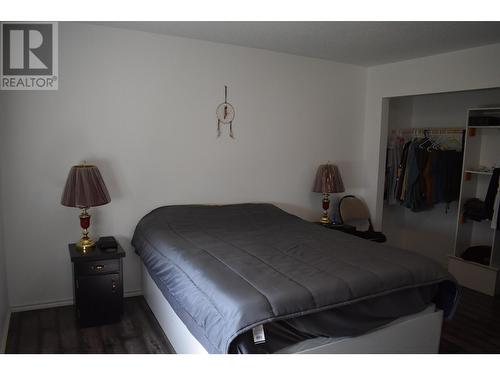 5724 Vermillion Street, Edgewater, BC - Indoor Photo Showing Bedroom