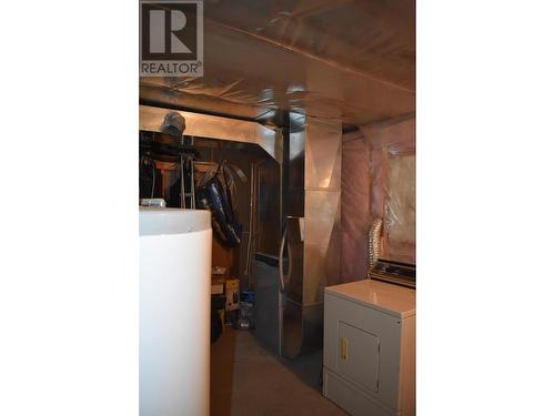 5724 Vermillion Street, Edgewater, BC - Indoor Photo Showing Basement