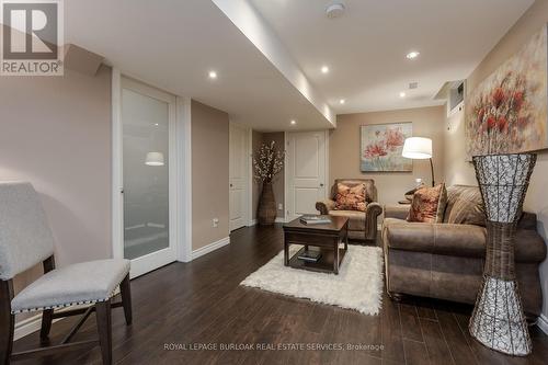 264 Dorchester Drive, Grimsby, ON - Indoor Photo Showing Living Room