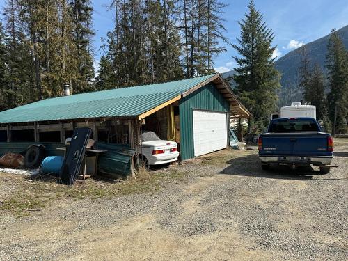 4717 Goat River Road N, Creston, BC - Outdoor