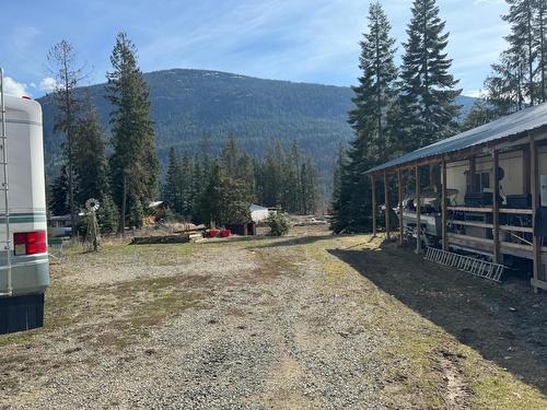 4717 Goat River Road N, Creston, BC - Outdoor