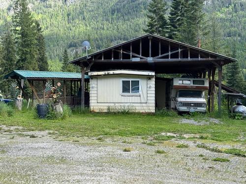 4717 Goat River Road N, Creston, BC - Outdoor