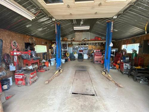 Garage - 495A  - 495B Rg St-Charles, La Malbaie, QC - Indoor Photo Showing Garage