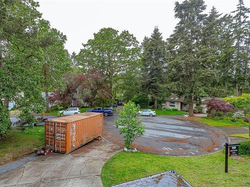 1032 Parkway Dr, Central Saanich, BC 