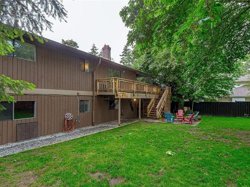 1032 Parkway Dr, Central Saanich, BC 