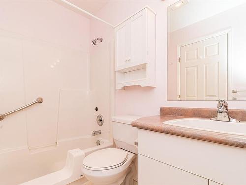 12-177 Second Ave West, Qualicum Beach, BC - Indoor Photo Showing Bathroom