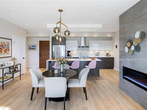 306-100 Lombardy St, Parksville, BC - Indoor Photo Showing Dining Room