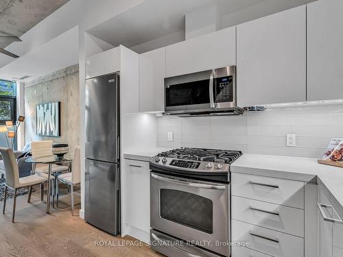 Th6-25 Stafford St, Toronto, ON - Indoor Photo Showing Kitchen With Upgraded Kitchen