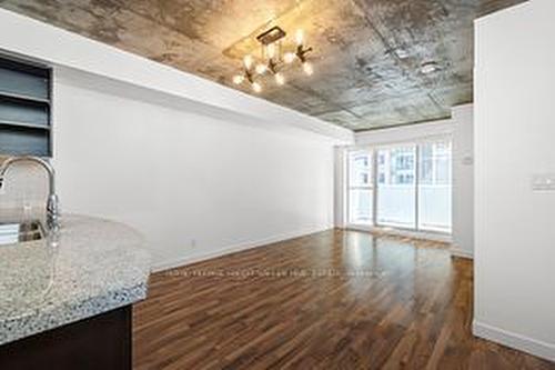 1005-1005 King St W, Toronto, ON - Indoor