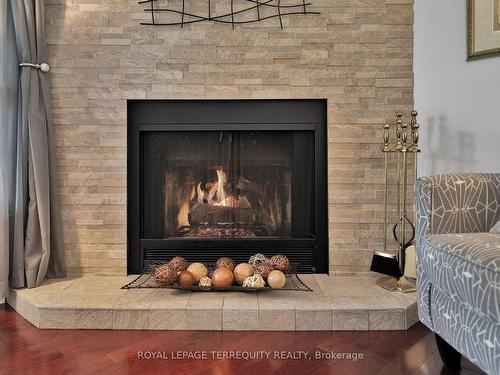 3143 Valcourt Cres, Mississauga, ON - Indoor Photo Showing Living Room With Fireplace