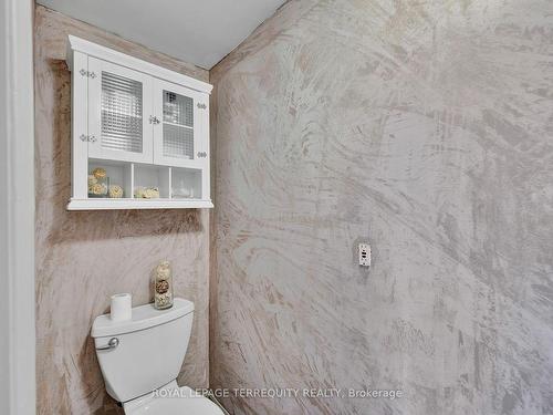 3143 Valcourt Cres, Mississauga, ON - Indoor Photo Showing Bathroom
