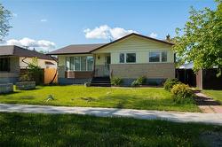 307 Kildare AVE  Winnipeg, MB R2C 2B2