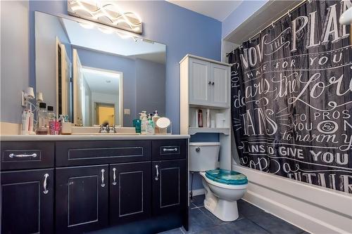 436 Jacqueline Boulevard, Hamilton, ON - Indoor Photo Showing Bathroom