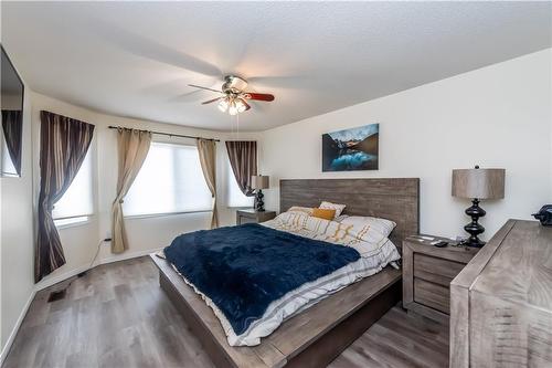 436 Jacqueline Boulevard, Hamilton, ON - Indoor Photo Showing Bedroom
