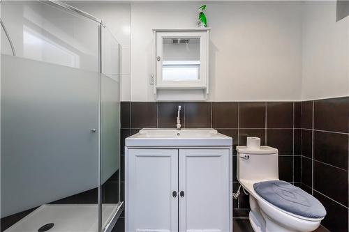 436 Jacqueline Boulevard, Hamilton, ON - Indoor Photo Showing Bathroom