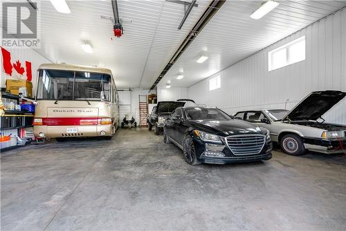 18990 18 County Road, Martintown, ON - Indoor Photo Showing Garage