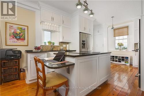 18990 18 County Road, South Glengarry, ON - Indoor Photo Showing Kitchen With Upgraded Kitchen