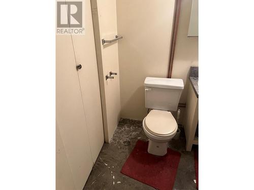 256 Spieker Avenue, Tumbler Ridge, BC - Indoor Photo Showing Bathroom