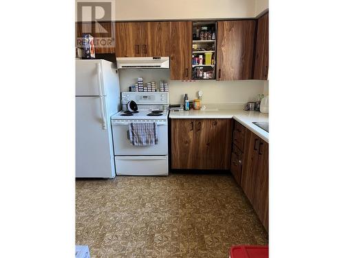 256 Spieker Avenue, Tumbler Ridge, BC - Indoor Photo Showing Kitchen