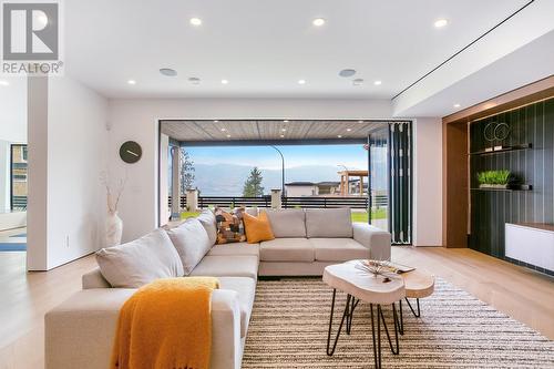 1512 Cabernet Way, West Kelowna, BC - Indoor Photo Showing Living Room