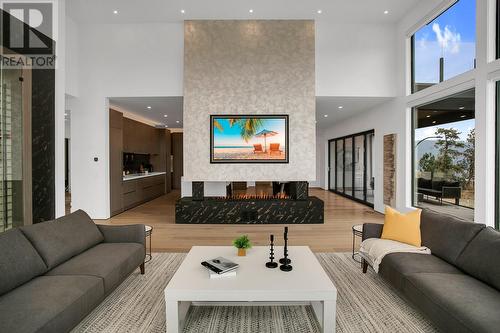 1512 Cabernet Way, West Kelowna, BC - Indoor Photo Showing Living Room