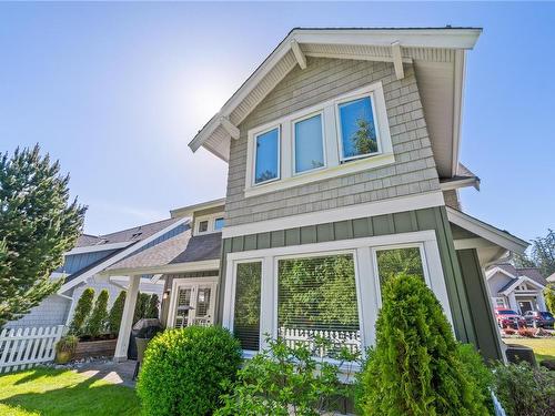 5-5251 Island Hwy West, Qualicum Beach, BC 