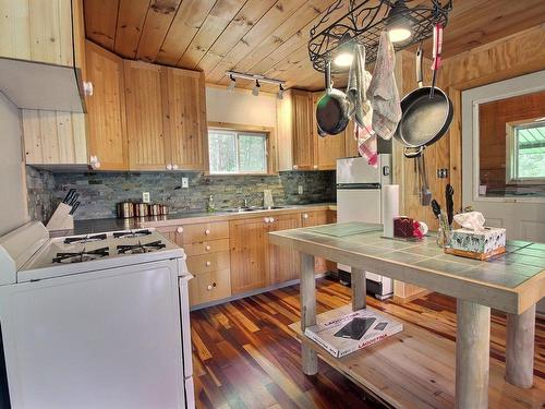 Cuisine - Z Ch. Du Portage Tortue, Les Lacs-Du-Témiscamingue, QC - Indoor Photo Showing Kitchen With Double Sink