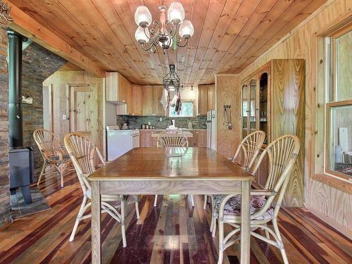 Dining room - Z Ch. Du Portage Tortue, Les Lacs-Du-Témiscamingue, QC - Indoor Photo Showing Dining Room