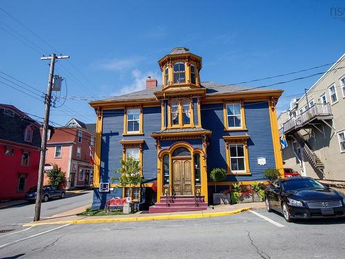 13-15 King Street, Lunenburg, NS 