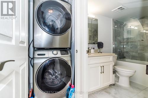 813 - 39 Oneida Crescent, Richmond Hill (Langstaff), ON - Indoor Photo Showing Laundry Room