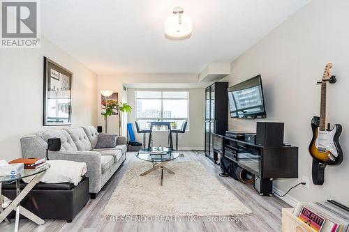 813 - 39 Oneida Crescent, Richmond Hill (Langstaff), ON - Indoor Photo Showing Living Room